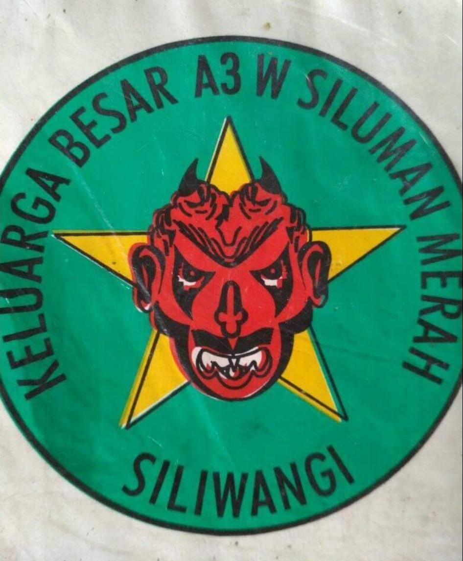 Lambang Batalion Siluman Merah. 