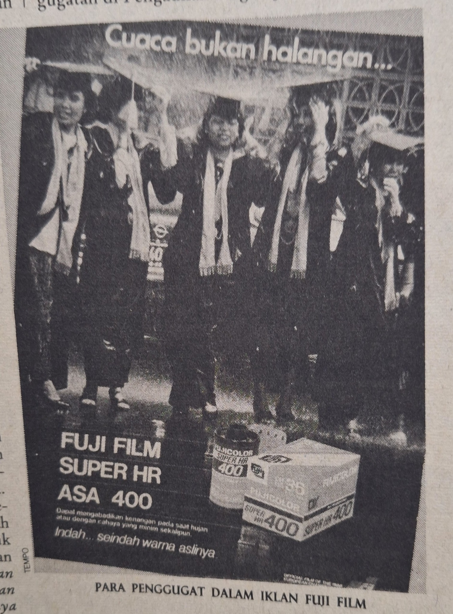 Foto wisuda berujung gugatan ke pengadilan. [Dok Majalah Tempo]